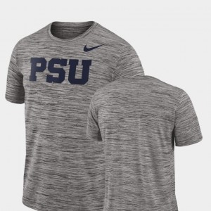Performance Nike For Men 2018 Player Travel Legend Nittany Lions T-Shirt Charcoal